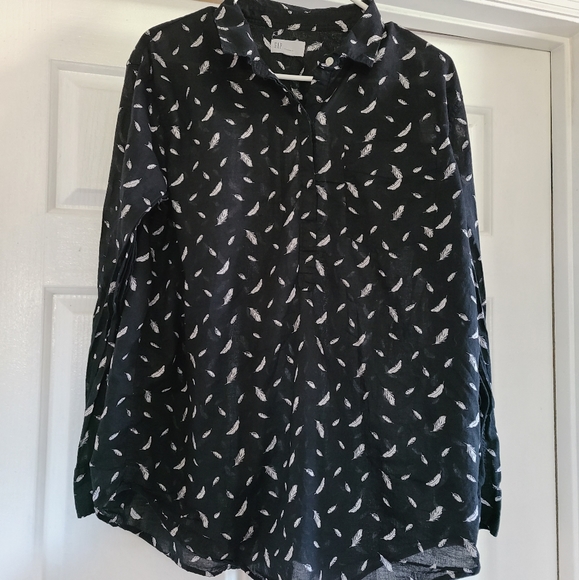 ❄B1G2 ❄ GAP button up blouse - Picture 1 of 3